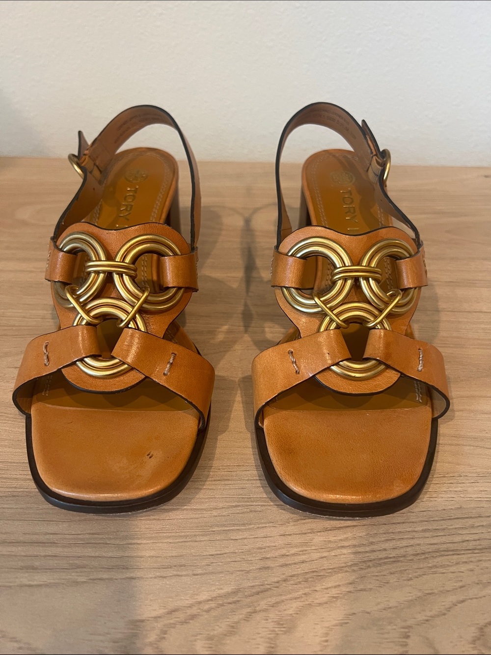 Tory Burch Tan Leather Mid-Heel Sandals with Gold Hardware - Picture 4 of 10